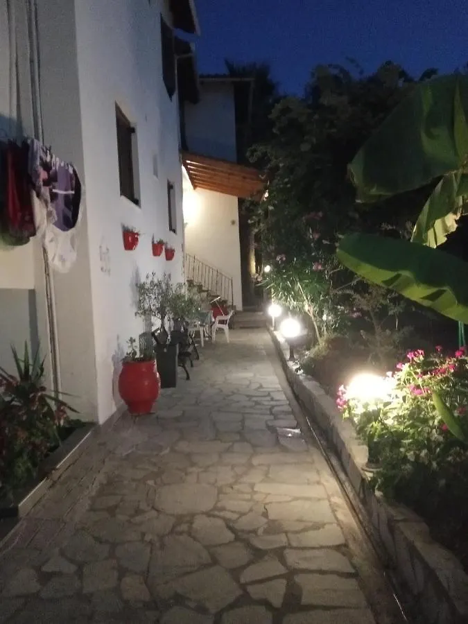 Vangeli'S Garden House Aparthotel Nea Poteidaia