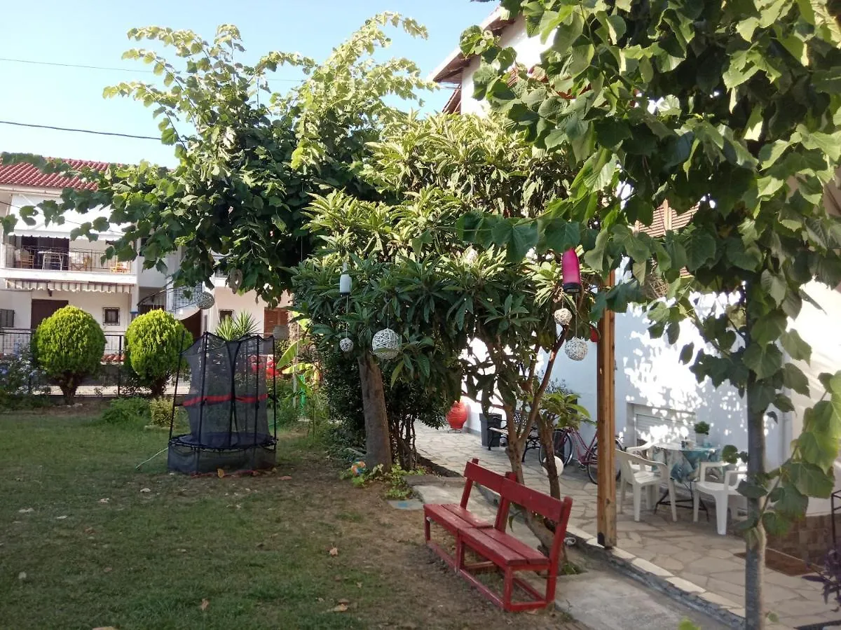 Vangeli'S Garden House Aparthotel Nea Poteidaia
