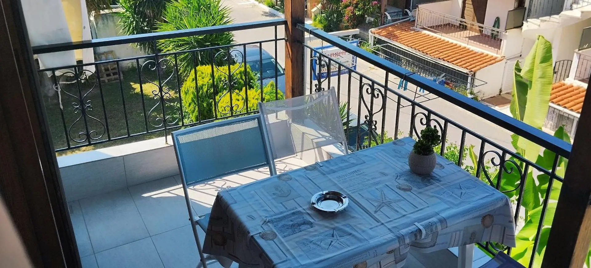 Vangeli'S Garden House Aparthotel Nea Poteidaia